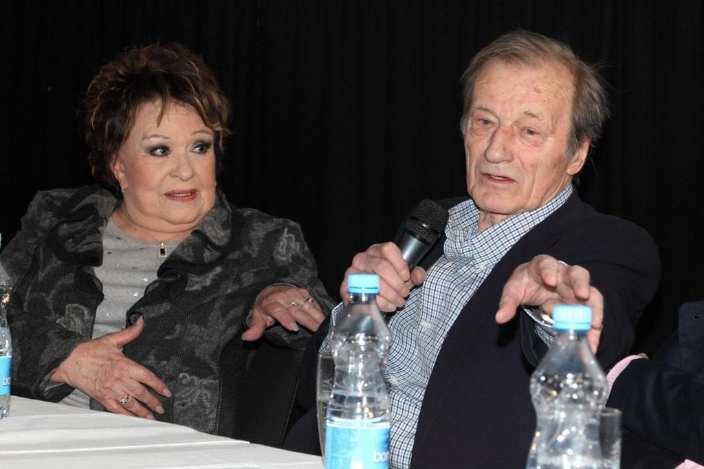 2016-08-den-pc599ed-svc3bdmi-osmdesc3a1tinami-zemc599el-herec-br