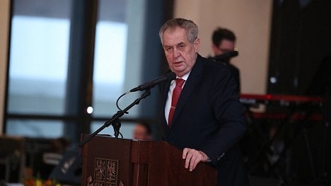 Náhledový obrázek - Zeman chce stav nouze až do května a státní medaili pro Prymulu