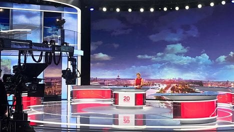 Francouzští poslanci schválili nahrazení televizních poplatků podílem z DPH
