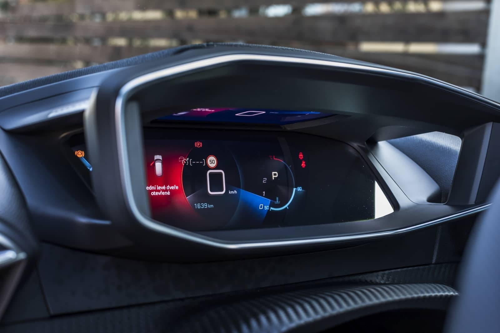 2020-01-Peugeot208071.jpg