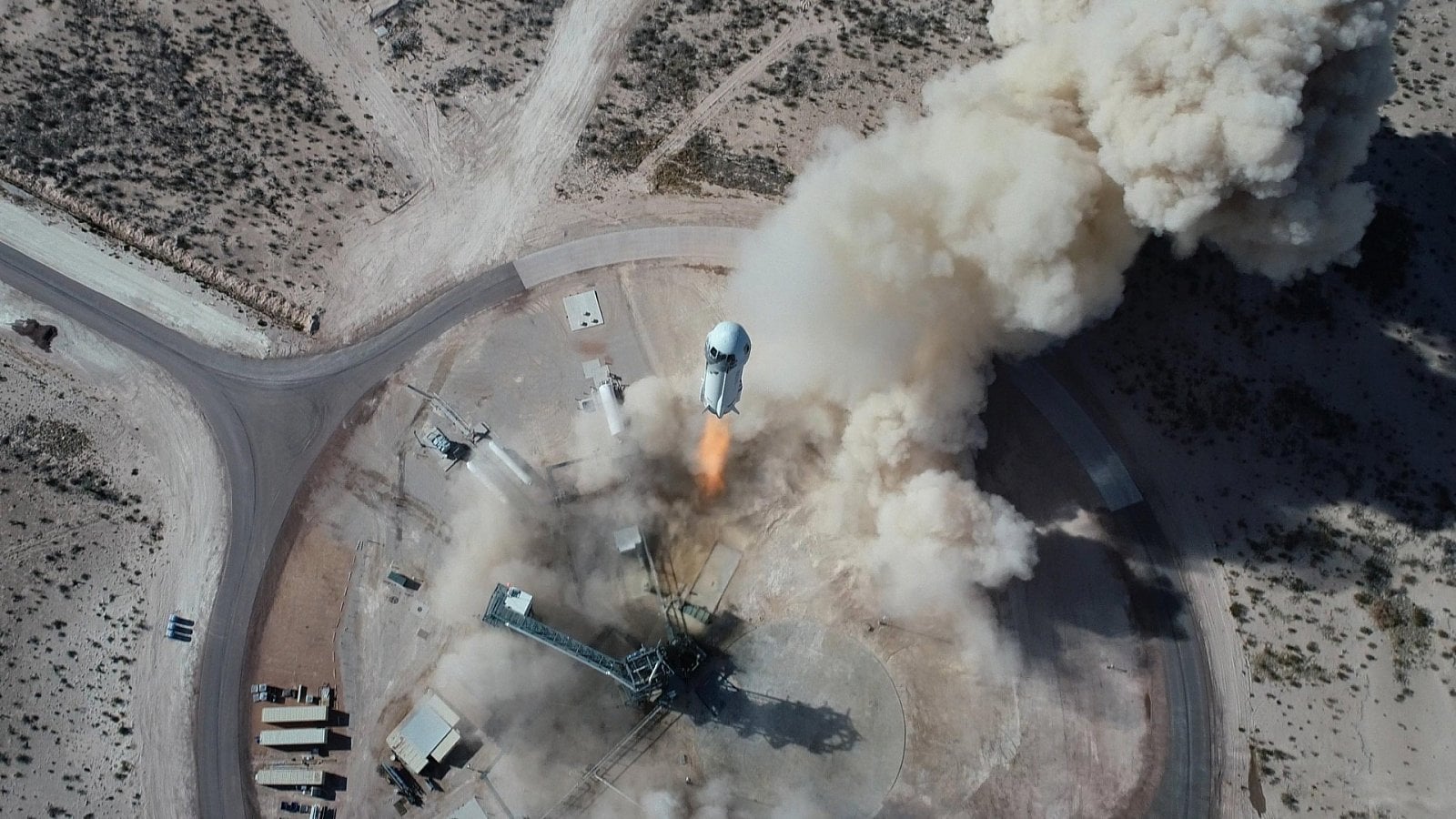 2021-06-blueorigin-ns14-launch-drone.jpg