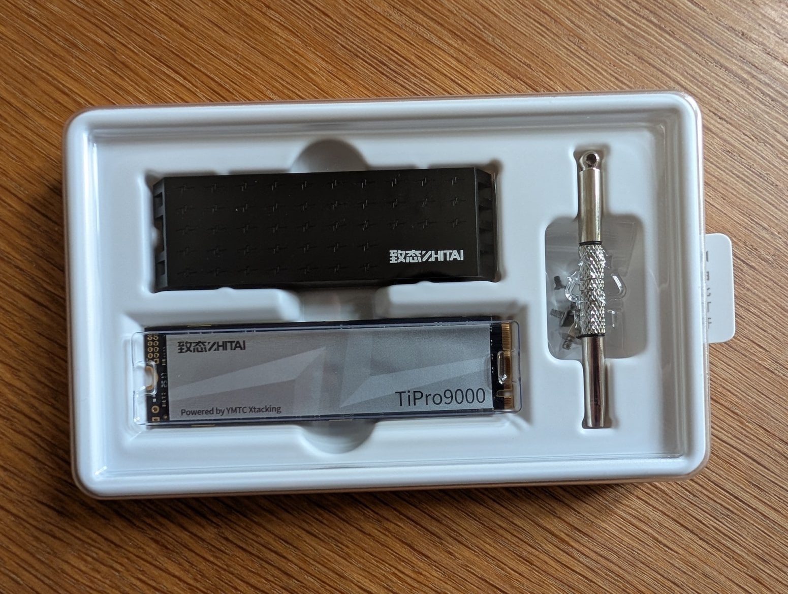 Čínský SSD disk Zhitai TiPro9000 s čipy YMTC