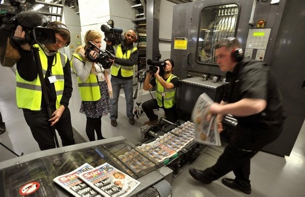 2012-01-murdoch-vydc3a1vc3a1-novc3bd-tc3bddenc3adk-the-sun-on-su