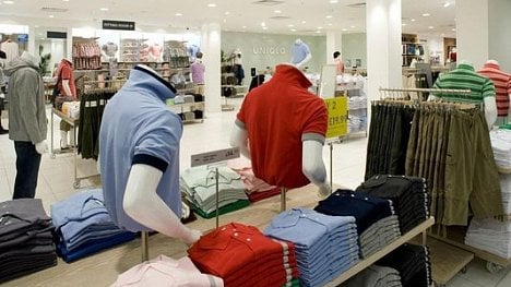 Náhledový obrázek - Japonský řetězec Uniqlo vyhodil 90 procent lidí ze skladu. Nahradili je roboti