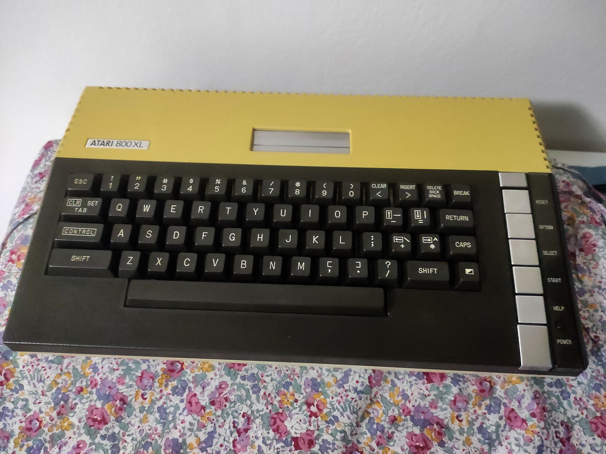 Hotový zkompletovaný počítač.