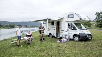 Náhledový obrázek - Jak koupit ojetý karavan nebo obytný vůz: Hlavně do něj nesmí téct