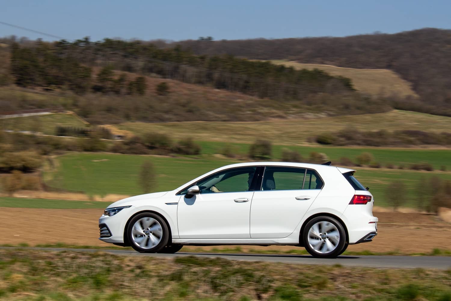 2020-04-Volkswagen-Golf-1.5-eTSI-2020-21.jpg