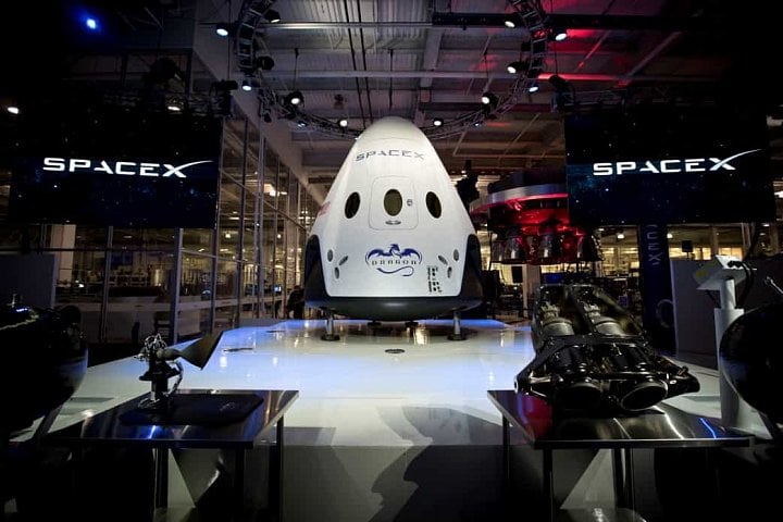 SpaceX Dragon 2