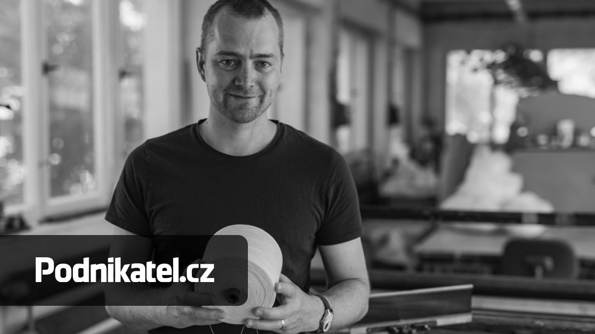 Tkalcovna Kubák funguje 150 let. Jsme živé muzeum, ale pomáhá mi i AI, říká majitel