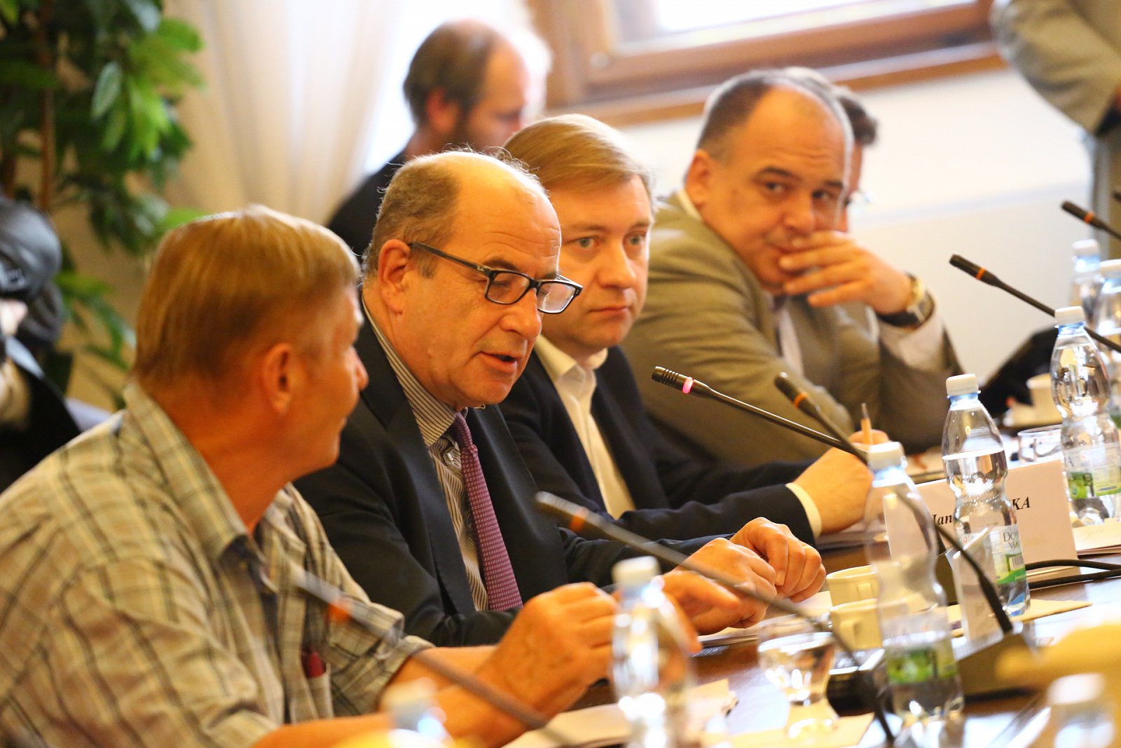 Ostře sledované jednání Volebního výboru sněmovny 3. června 2015