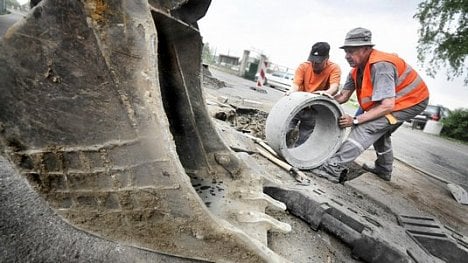 Náhledový obrázek - Objem zadaných veřejných zakázek ve stavebnictví klesl o třetinu