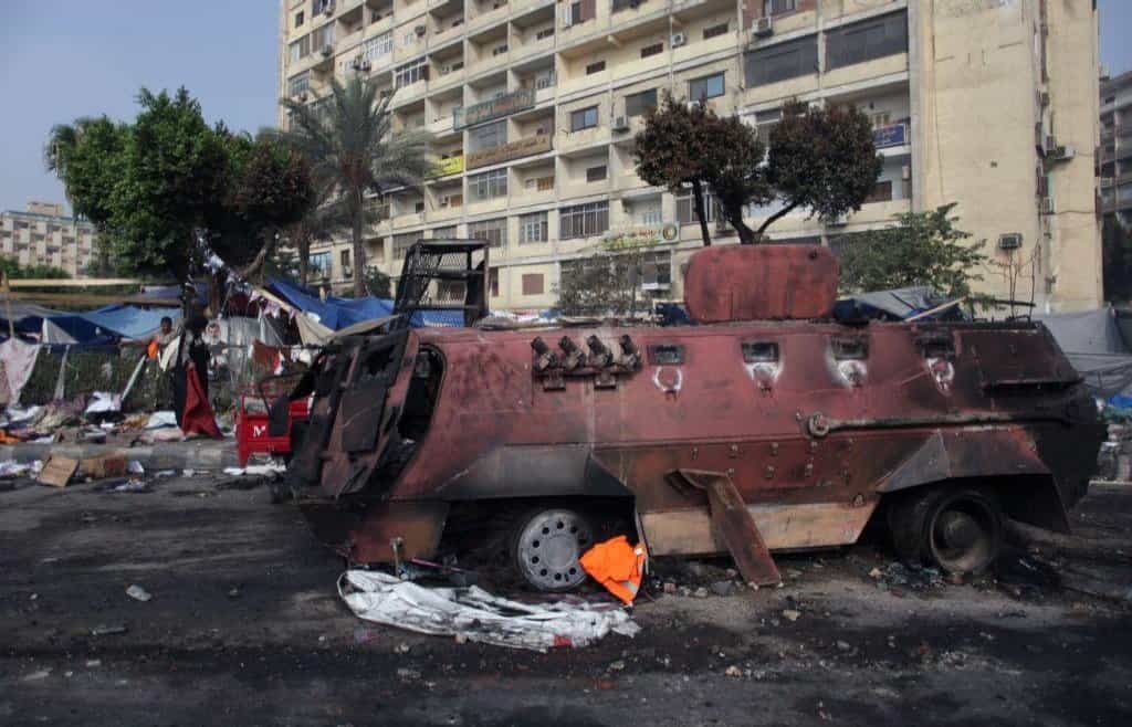 2018-12-vlna-nc3a1silc3ad-v-egyptc49b-mc3a1-stovky-obc49btc3ad-z