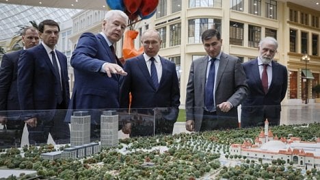 Náhledový obrázek - Už i Rusko má svůj "Disneyland". Putin v Moskvě slavnostně otevřel největší zastřešený zábavní park v Evropě