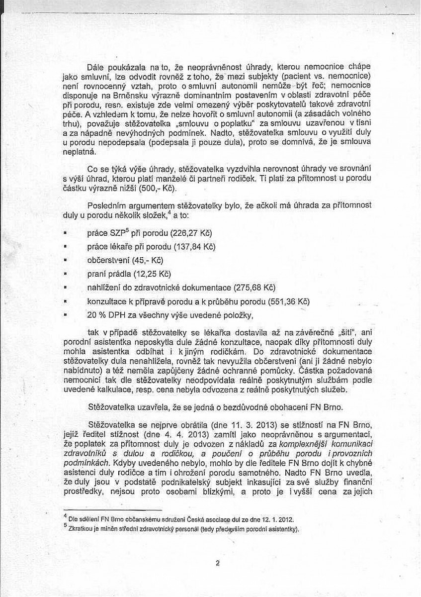 Poplatek za doprovod u porodu označila u podobného případu ombudsmanka jako neoprávněný