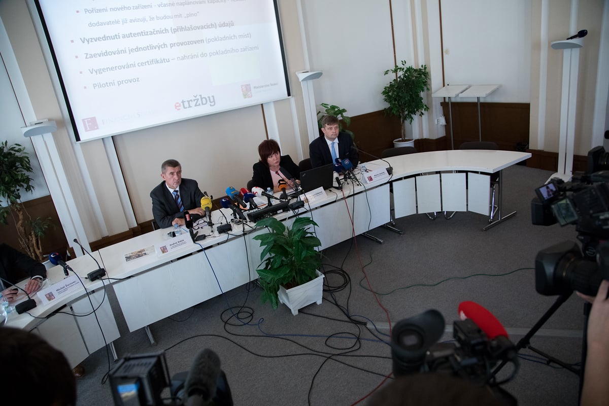 Tisková konference MF k EET (2. 11. 2016)