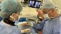 Operaci provedl tým doktorky Mátlové (vlevo) a docenta Hrbáče poprvé.