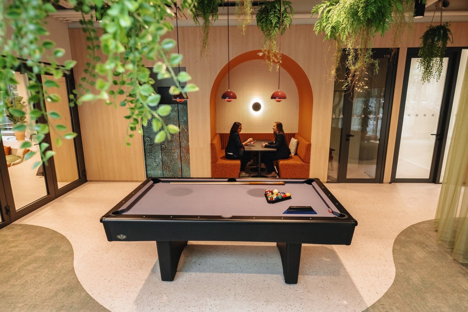 Vloni otevřel Scott.Weber také Idea Hub na pražském Smíchově.