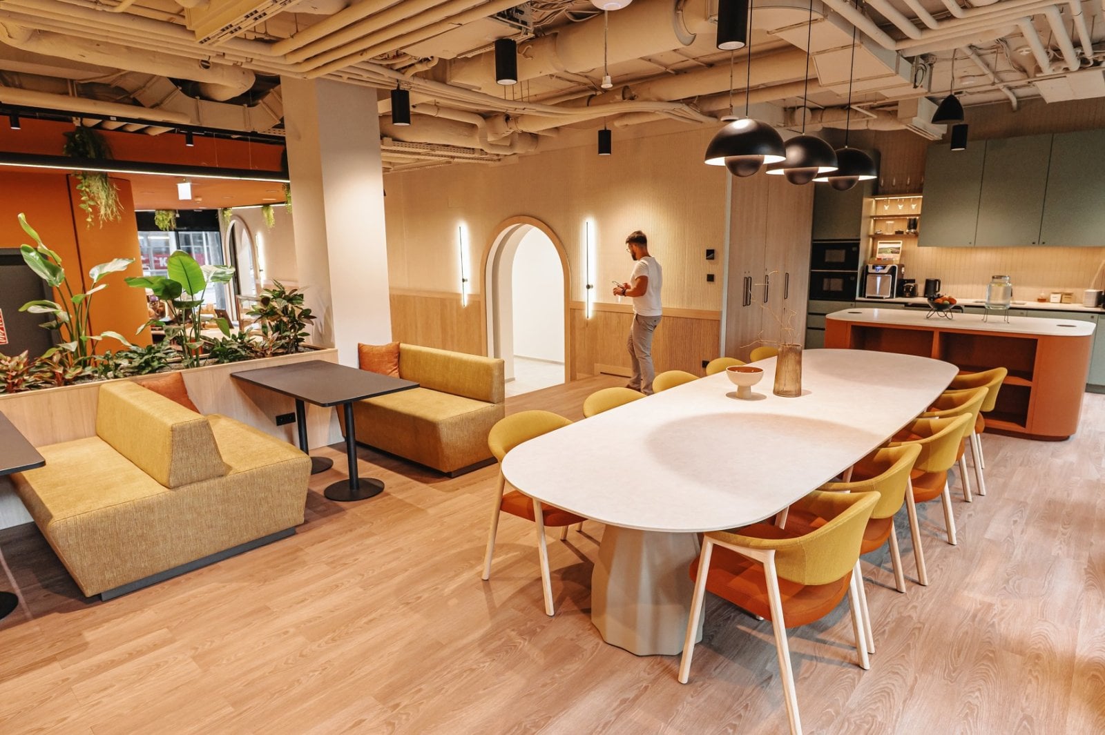 Vloni otevřel Scott.Weber také Idea Hub na pražském Smíchově.