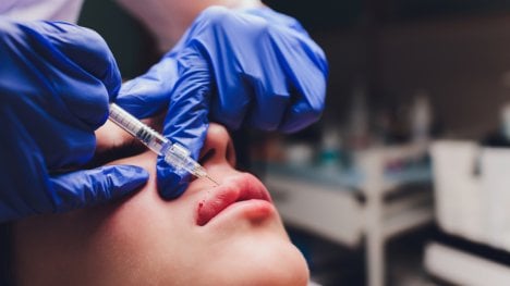 Injekce s výplněmi proti vráskám mohou zničit obličej. Náprava stojí desítky tisíc a je nejistá