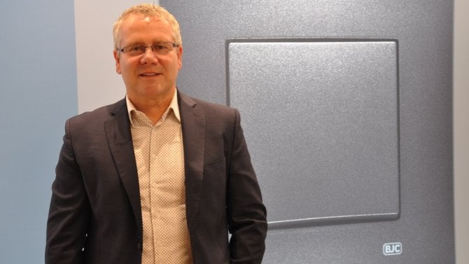 Španělé jsou posedlí odbory, pracovní právo stojí tvrdě na straně zaměstnanců, všímá si po nedávné expanzi na tamní trh šéf českého ELKO LP