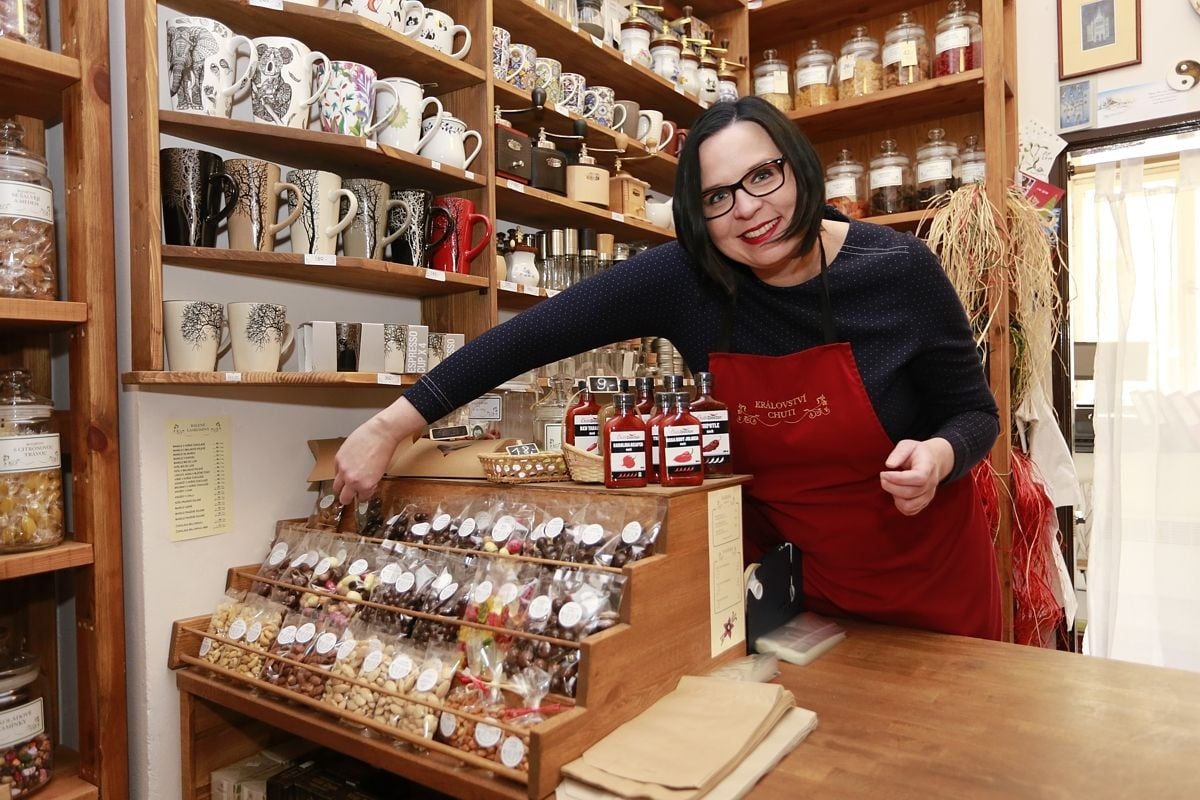 Michaela Schneedorferová v obchodě Království chuti
