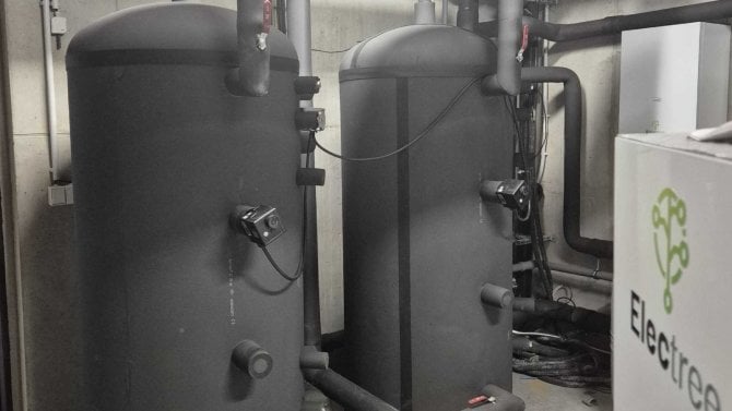 V Brně začali v bytovém domě vytápět odpadním teplem ze serverů