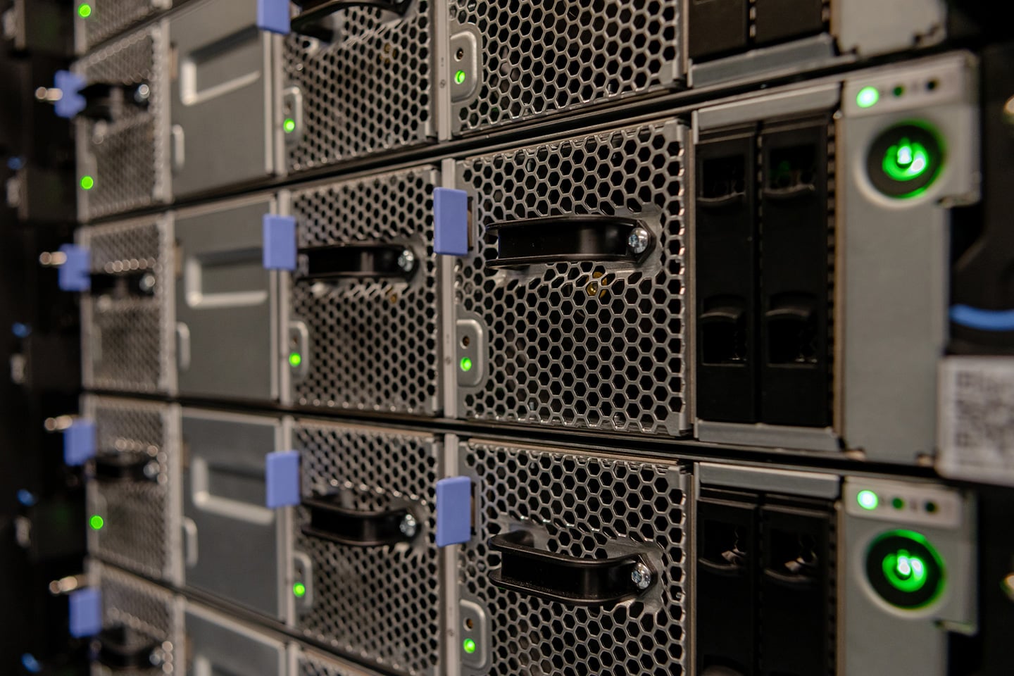 Nejvýkonnější superpočítač světa je z USA a jmenuje se Summit