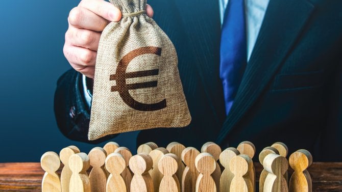 Mzdy, EU, zaměstnanec, peníze