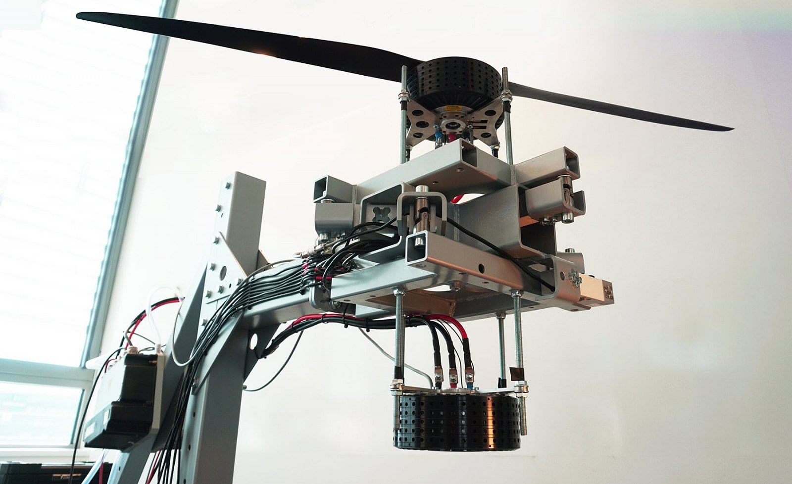 Detail motoru letadla Zuri.