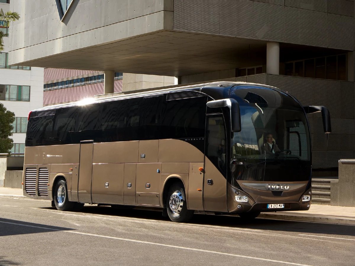 Maximálně luxusní autokar typu Magelys se vyráběl od roku 2013 do konce této dekády a mohl se pyšnit titulem „Autobus roku 2016“