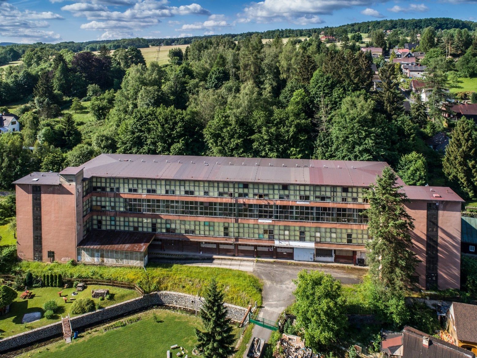 Celkový pohled na Schindlerovu pletárnu