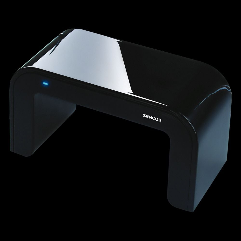 Sencor SDA-310 DVB-T (420 Kč) nabízí design à la nový Vítězný oblouk. Je určen pro horizontální polarizaci a má plynulé nastavení výkonu zesilovače.