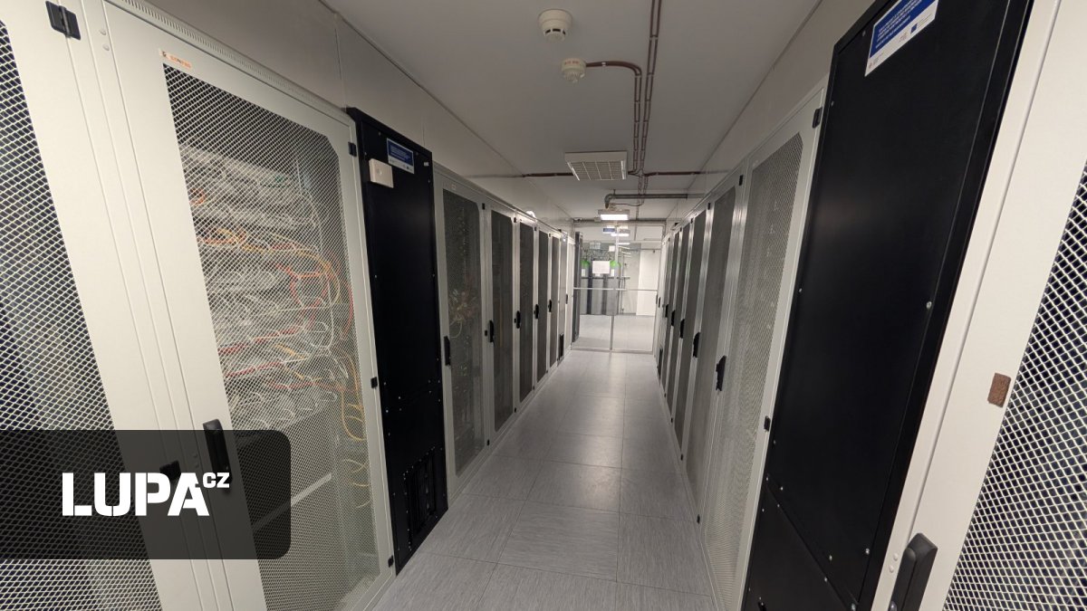 Kolikrát jde přeprodat jeden hardware? Podívejte se do bývalé šroubárny u Vltavy, kde dnes běží datacentrum