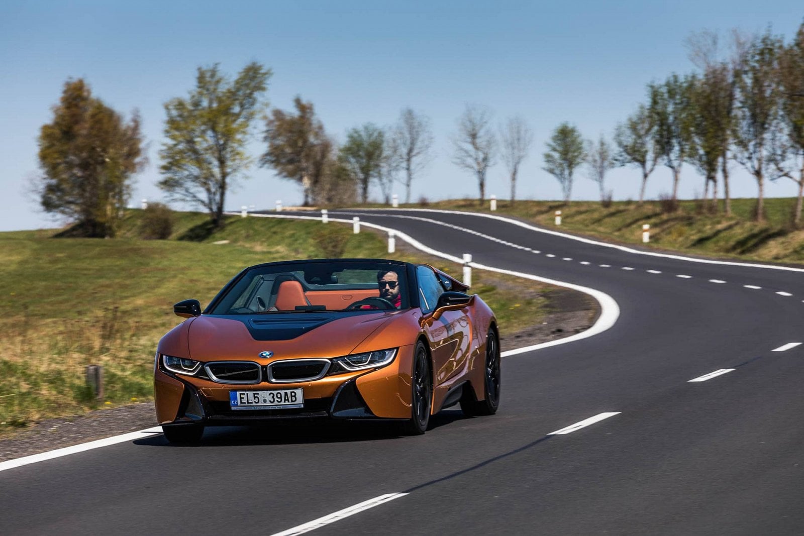 2020-06-bmw-i8-roadster-33.jpg