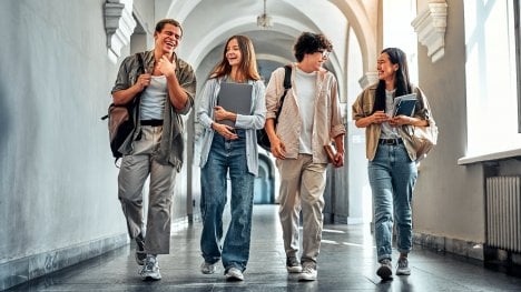 Studenti a zdravotní pojištění o prázdninách: Poradíme, kdy ho nemusíte platit a co si ohlídat