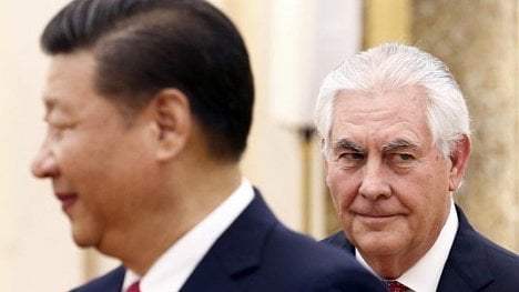 Náhledový obrázek - Sporné body stranou. Tillerson v Číně dojednával zlepšení vztahů i tlak na KLDR