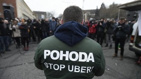 Náhledový obrázek - Babiš bude jednat s protestujícími taxikáři. Pozval je na středeční jednání vlády