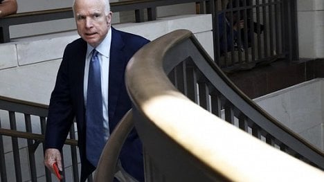 Náhledový obrázek - Zrušení Obamacare nevyšlo ani napotřetí. Trumpovi se postavil i McCain