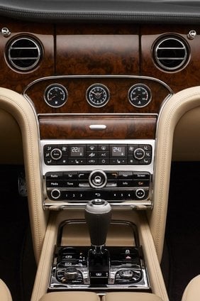 2015-12-bentley-mulsanne-mulliner-driving-5.jpg