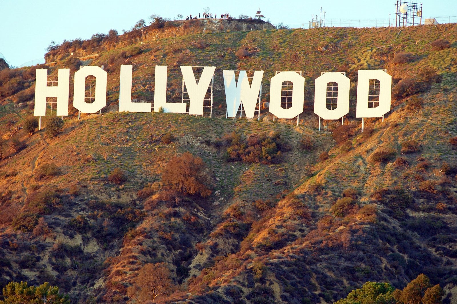 2022-07-hollywood_sign_by_philip_pilosian_shutterstock.com_-scal