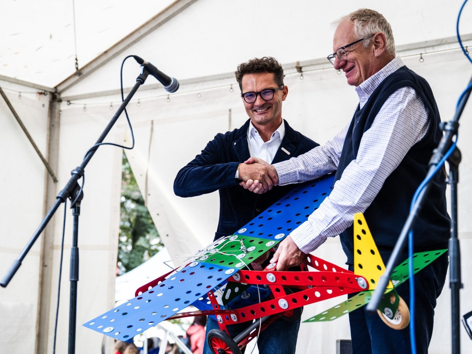 Pódium na oslavách 100 let Merkuru