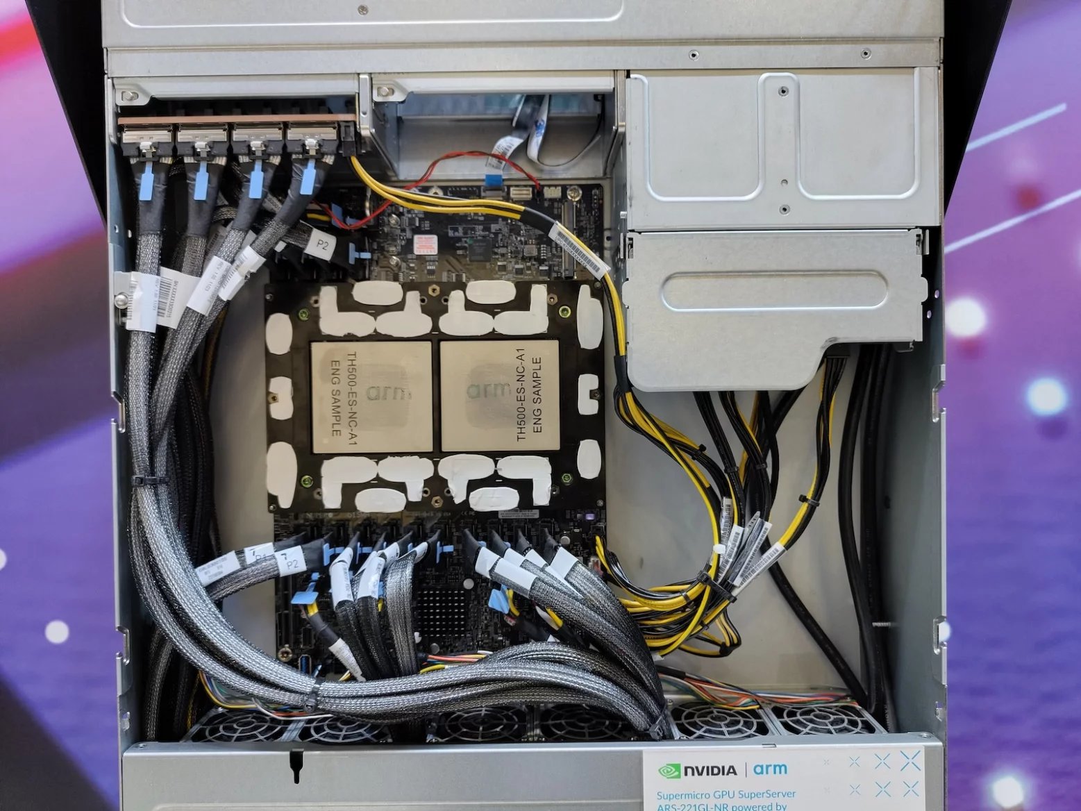 Servery Supermicro s ARM čipy Nvidia a Ampere