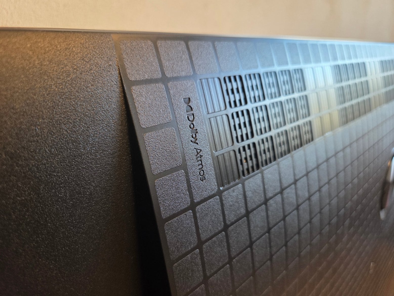 Chytrá televize TCL C7K s certifikací Dolby Atmos