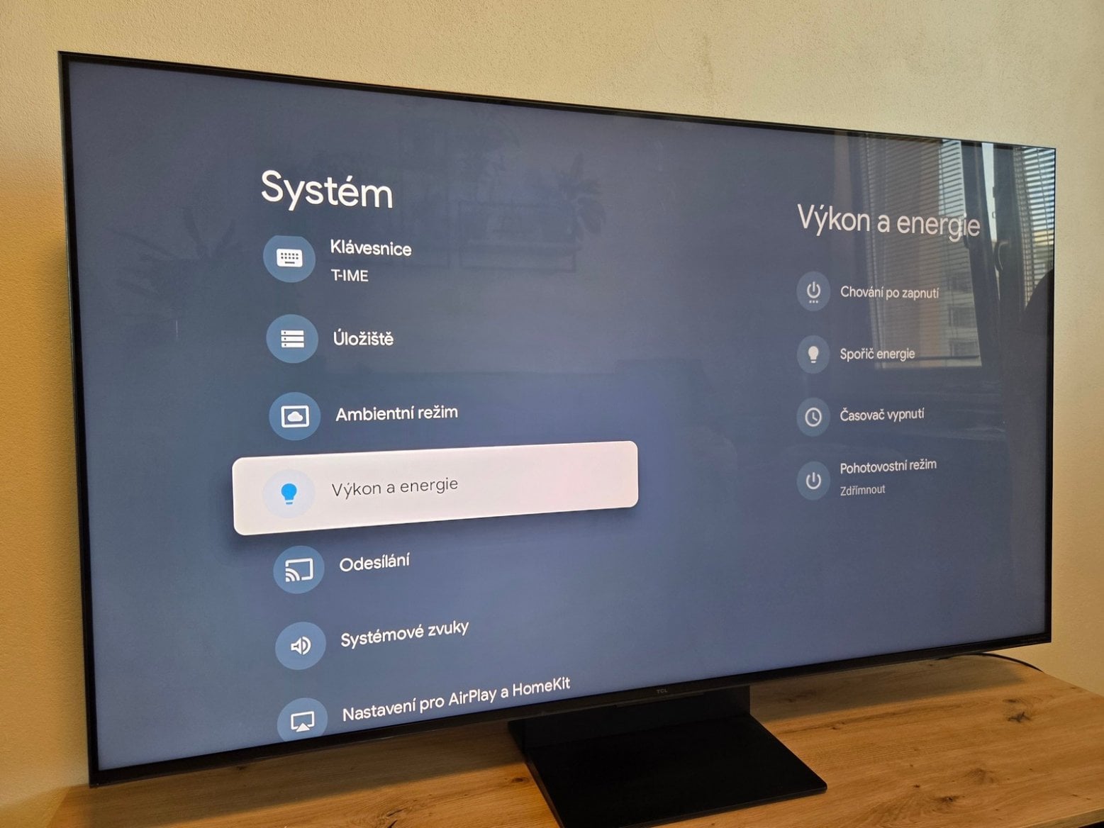 Chytrá televize TCL C7K