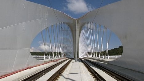 Náhledový obrázek - Metrostav nechce předat Trojský most, důvodem je spor o záruky