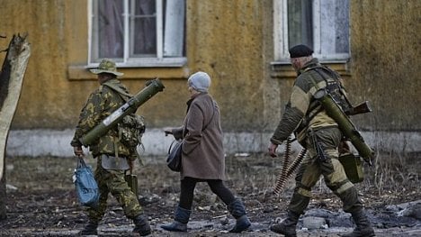 Náhledový obrázek - O ruské občanství zažádalo již 60 tisíc Ukrajinců z Donbasu, oznámila Moskva