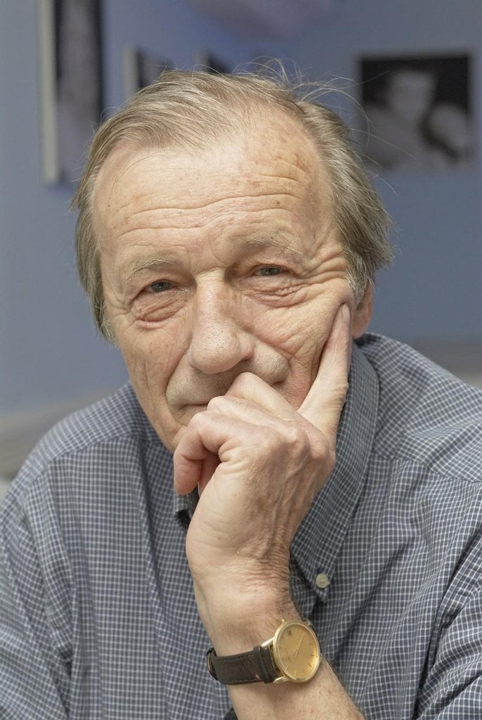 2016-08-den-pc599ed-svc3bdmi-osmdesc3a1tinami-zemc599el-herec-br