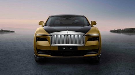 Náhledový obrázek - Už i Rolls-Royce se prostřednictvím elektrického kupé Spectre vydává cestou Tesly