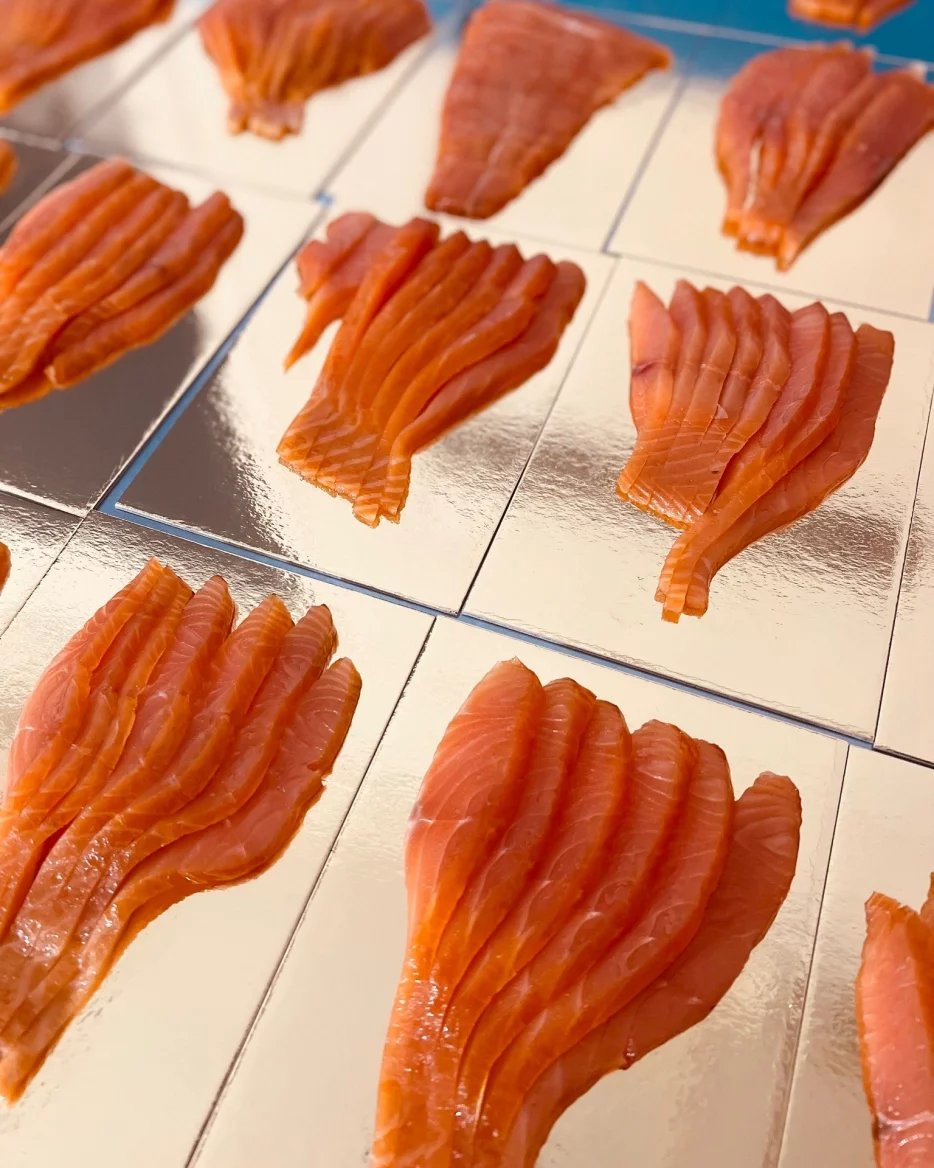 Tenké plátky lososa od Trnečka Smoked Fish