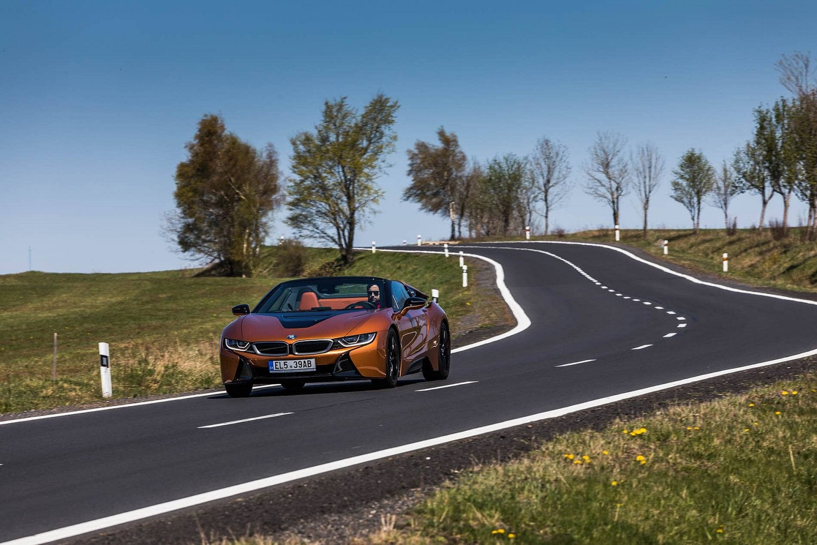 2020-06-bmw-i8-roadster-31.jpg